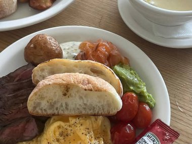 Lezzetli yiyeceklere yakın.