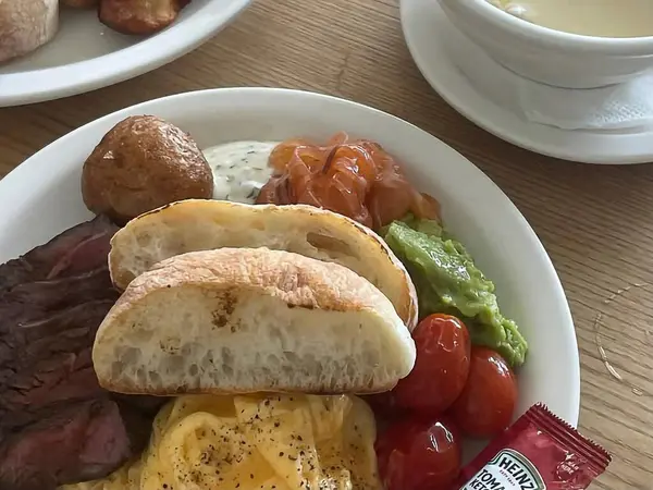 Lezzetli yiyeceklere yakın.