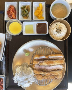 Kızarmış pilavın mutfak fotoğrafı.