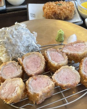 Lezzetli Asya yemeklerinin yakın görüntüsü