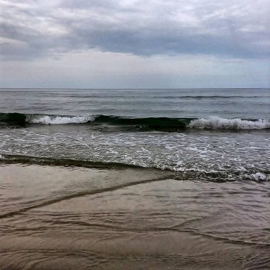 Sahilde güzel deniz dalgaları