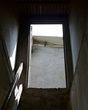 bir bardak su ile pencere