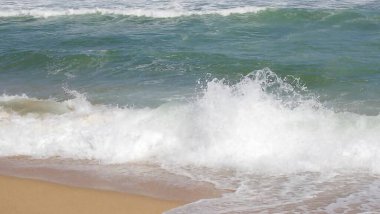 Deniz kıyısındaki güzel sahil, doğa geçmişi.