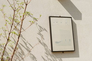 Pencereli eski ahşap duvar