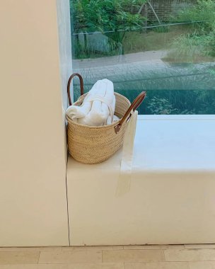 Modern apartmanın içinde.