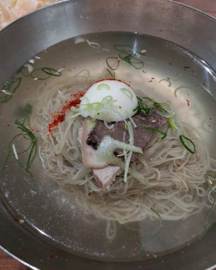 Etli eriştenin mutfak fotoğrafı.