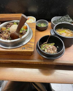 Lezzetli Asya yemeklerinin yakın görüntüsü