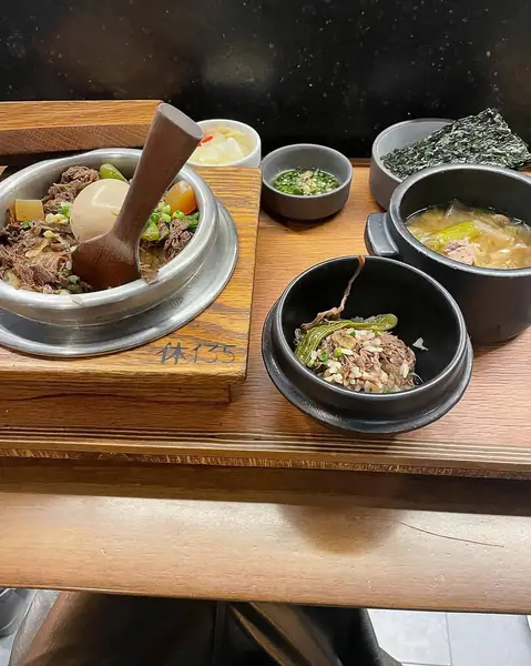 Lezzetli Asya yemeklerinin yakın görüntüsü