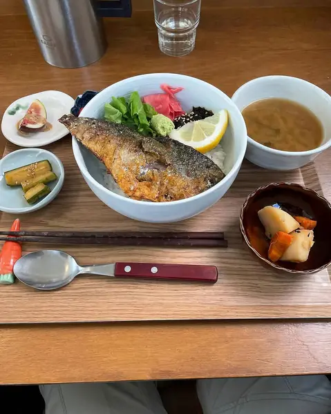 Lezzetli Asya yemeklerinin yakın görüntüsü