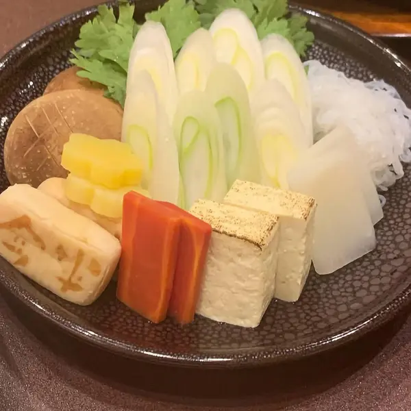 Lezzetli Asya yemeklerinin yakın görüntüsü