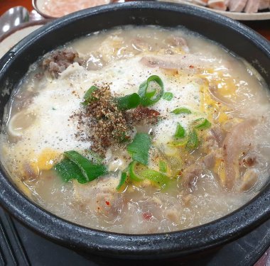 Lezzetli Asya yemeklerinin yakın görüntüsü