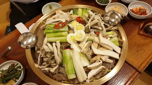 Lezzetli Asya yemeklerinin yakın görüntüsü