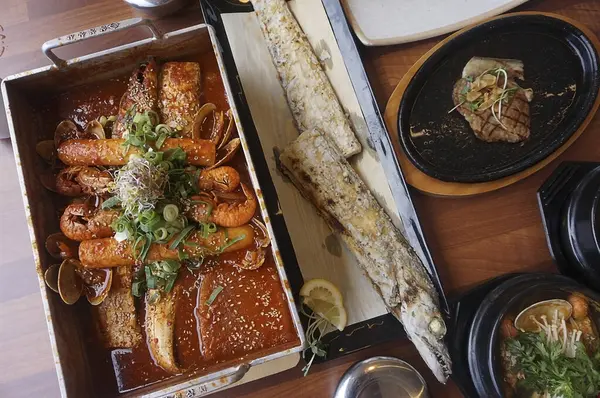 Bir deniz ürünleri fotoğrafı.