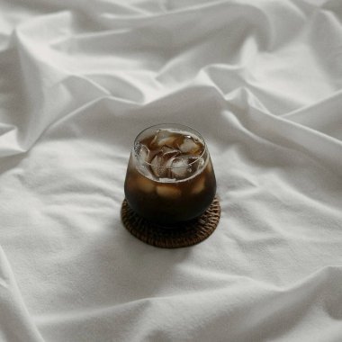 bardak sütlü kahve