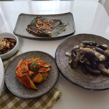 Lezzetli Asya yemeklerinin yakın görüntüsü