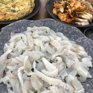 Lezzetli Asya yemeklerinin yakın görüntüsü