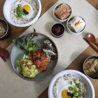 Kore yemeği pirinç çorbası, pirinç ezmesi, bulgogi, bulgogi