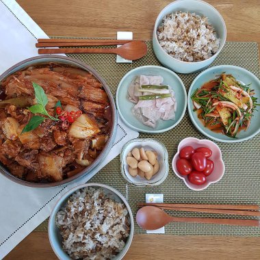 Kore yemeği, pirinç ve pilav.