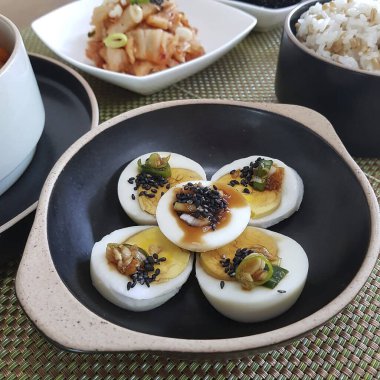 Lezzetli Asya yemeklerinin yakın görüntüsü