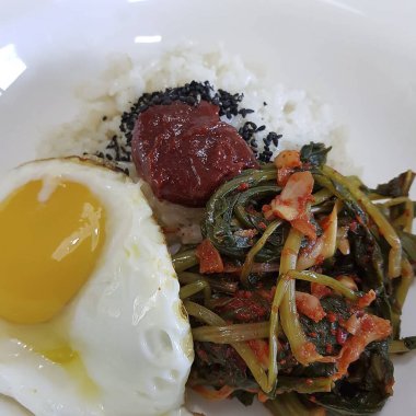 Geleneksel Kore yemekleri, turşulu pirinç.