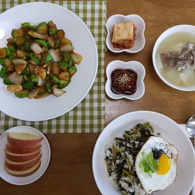 Lezzetli bir yemek fotoğrafı.