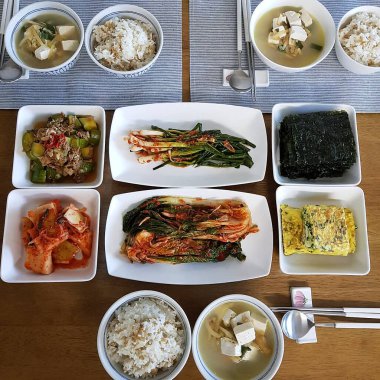 Lezzetli Asya yemeklerinin yakın görüntüsü