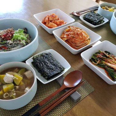 Kore yemekleri hazır.