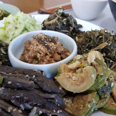 Lezzetli Asya yemeklerinin yakın görüntüsü