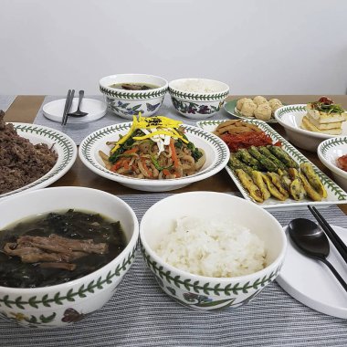 Kore yemekleri geleneksel pirinç keki