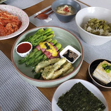 Japon mutfağı - kızarmış balık ve sebzeli pilav