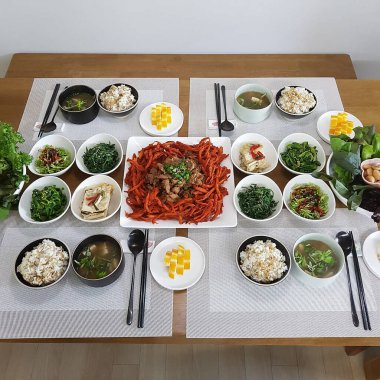 Lezzetli Asya yemeklerinin yakın görüntüsü