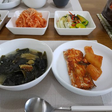 Lezzetli Asya yemeklerinin yakın görüntüsü