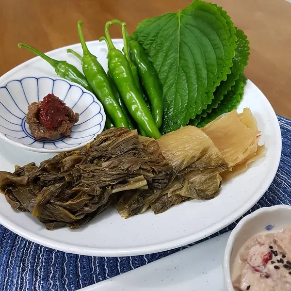 Lezzetli Asya yemeklerinin yakın görüntüsü