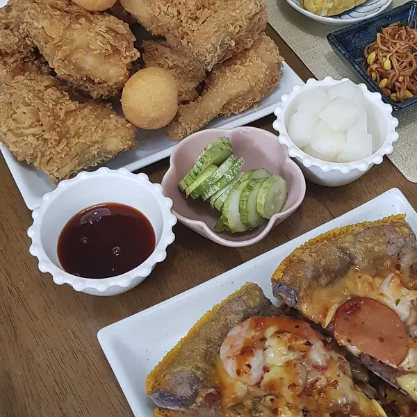 Lezzetli Asya yemeklerinin yakın görüntüsü