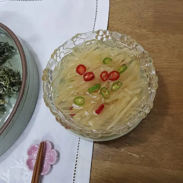 Lezzetli Asya yemeklerinin yakın görüntüsü