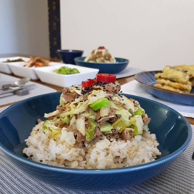 Soya ezmeli ve sığır etli pilav.