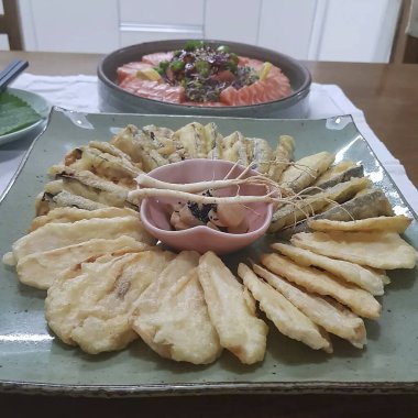 Lezzetli Asya yemeklerinin yakın görüntüsü