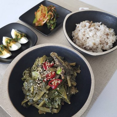 Geleneksel Kore yemeği gobulbigi, gobigi, pilav, sebze, pirinç