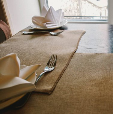 Akşam yemeği için masa hazır.