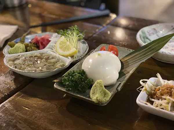 Lezzetli Asya yemeklerinin yakın görüntüsü