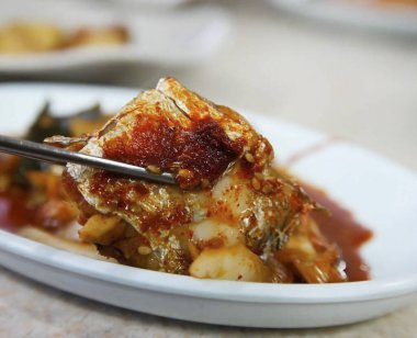 Lezzetli Asya yemeklerinin yakın görüntüsü