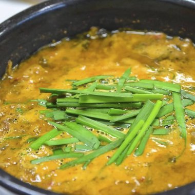 Lezzetli Asya yemeklerinin yakın görüntüsü