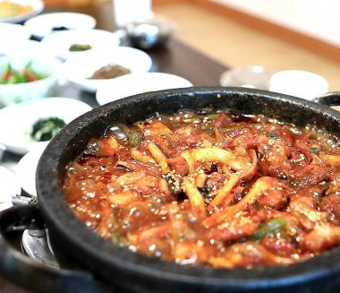 Lezzetli Asya yemeklerinin yakın görüntüsü