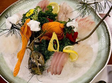 Japon geleneksel yemekleri, suşi.