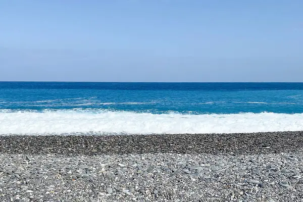 Akdeniz kıyıları.