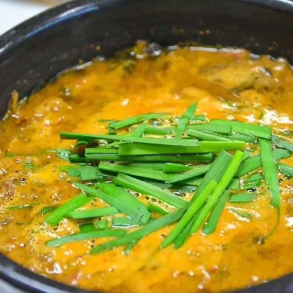 Lezzetli Asya yemeklerinin yakın görüntüsü