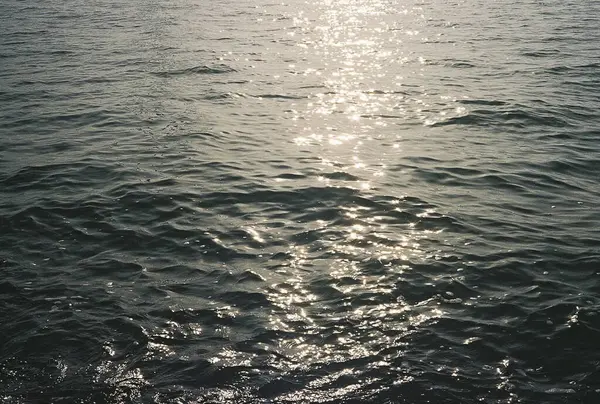 deniz yüzeyi, dalgalar ve dalgalar