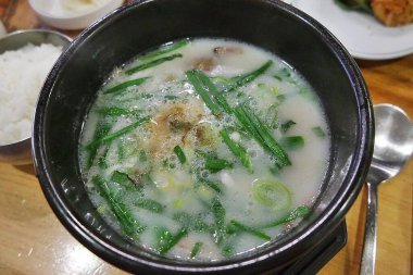 Lezzetli Asya yemeklerinin yakın görüntüsü