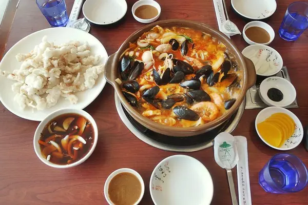 Lezzetli Asya yemeklerinin yakın görüntüsü