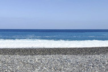 Deniz kıyısının güzel manzarası